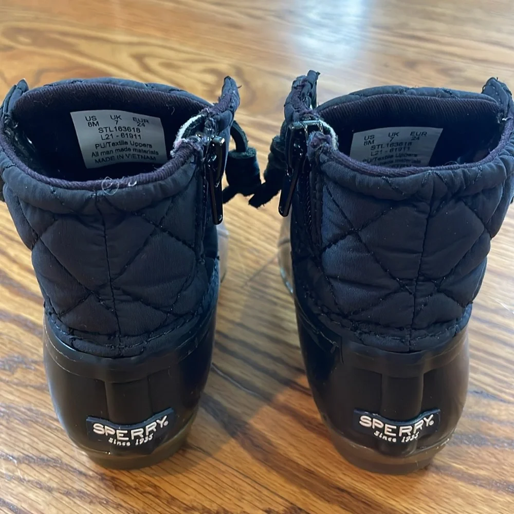Girl’s Sperry Saltwater Nylon Quilt Duck Boots. Size 8M. Excellent Condition.